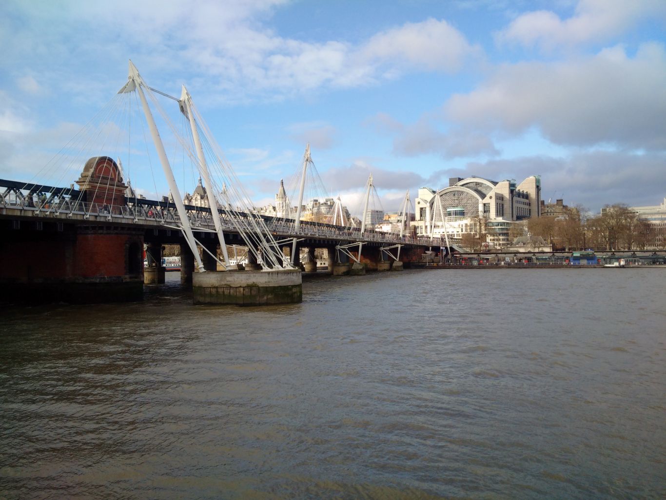 The South Bank: viewing platform to the north. Photo: Seren